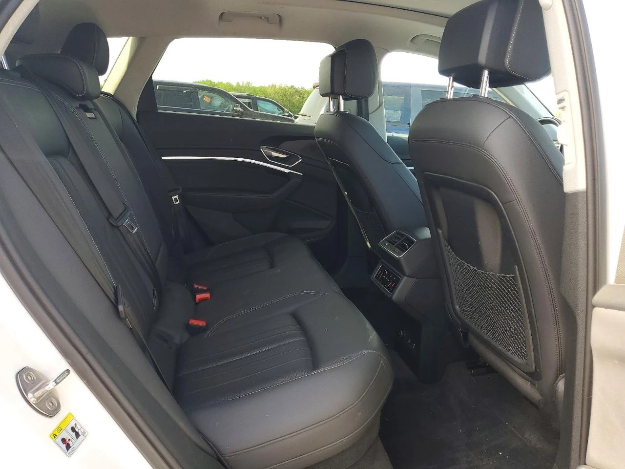 Audi E-Tron Premium Plus quattro, снимка 11 - Автомобили и джипове - 54235775