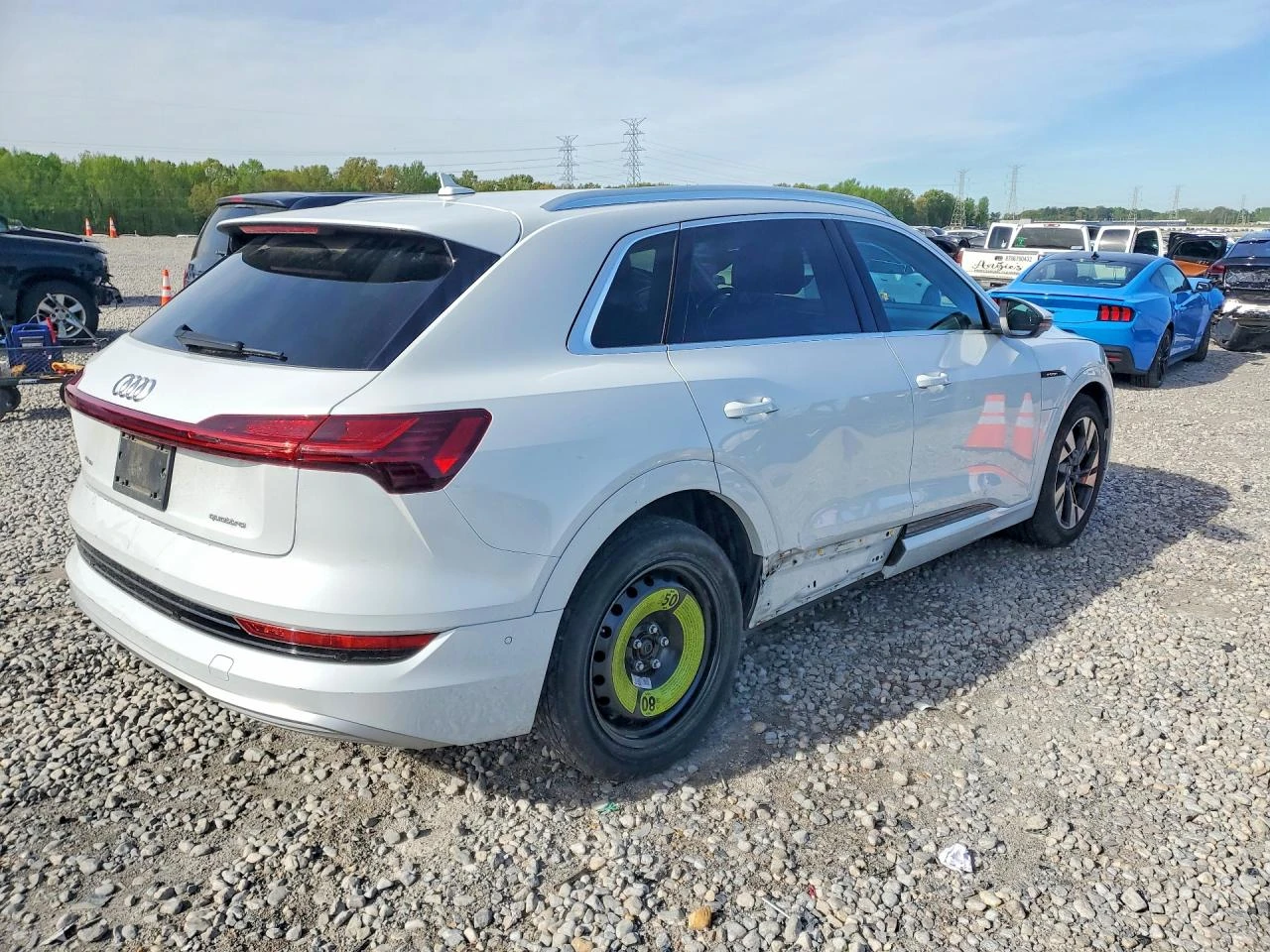 Audi E-Tron Premium Plus quattro, снимка 3 - Автомобили и джипове - 54235775