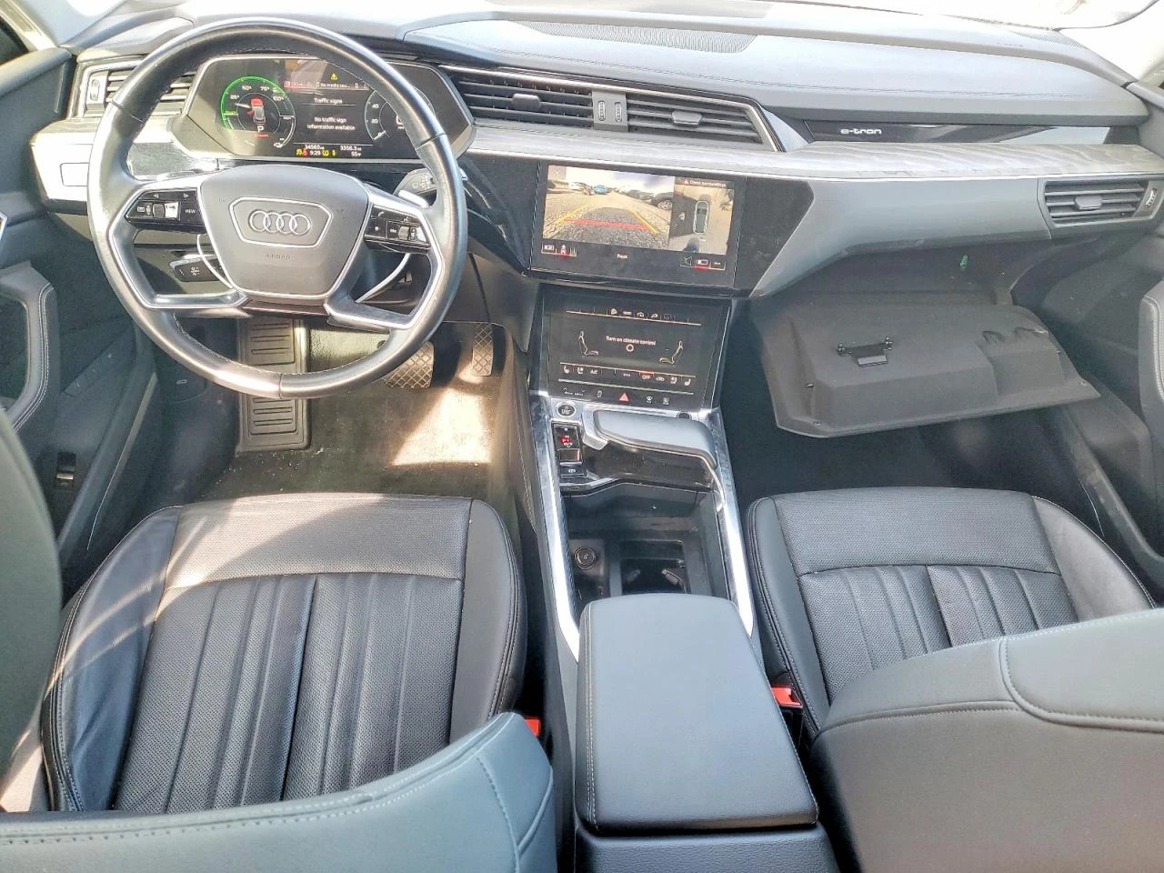 Audi E-Tron Premium Plus quattro, снимка 8 - Автомобили и джипове - 54235775