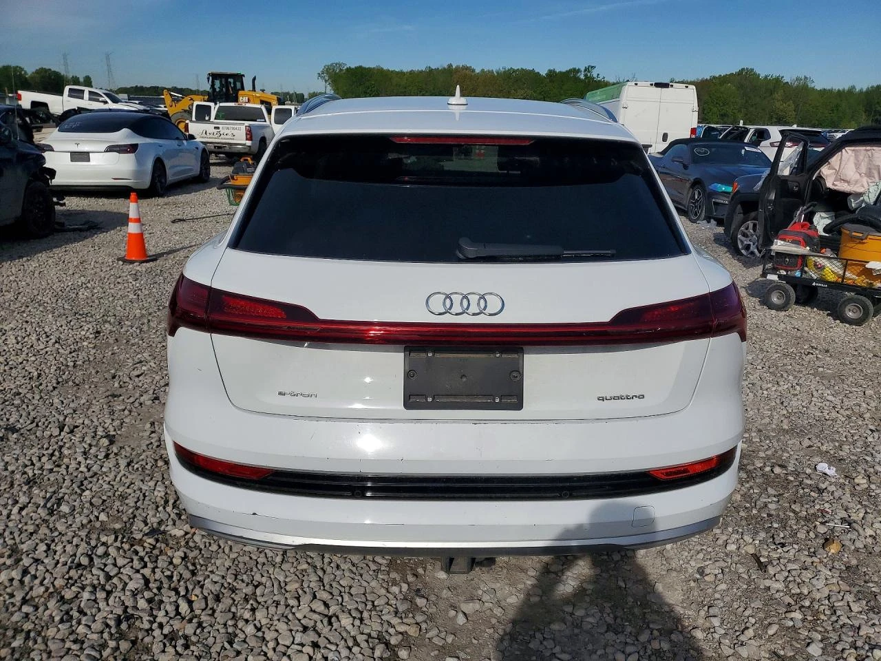 Audi E-Tron Premium Plus quattro, снимка 6 - Автомобили и джипове - 54235775