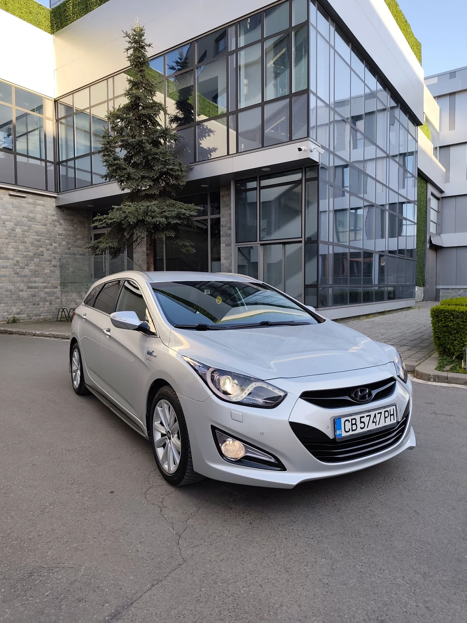 Hyundai I40 1.7 CRDI 136кс NAVI Камера подгрев УНИКАТ, снимка 5 - Автомобили и джипове - 54241107