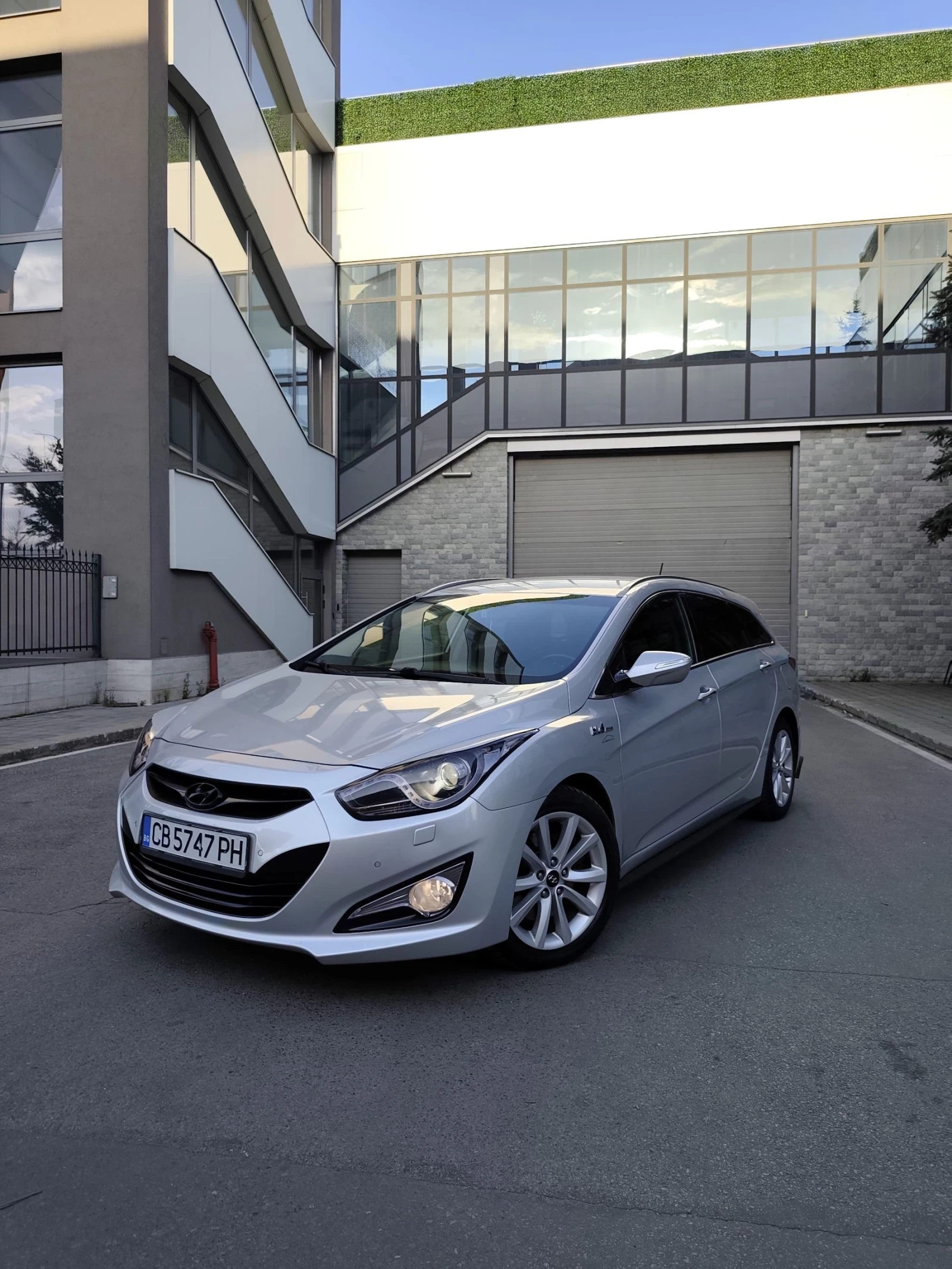 Hyundai I40 1.7 CRDI 136кс NAVI Камера подгрев УНИКАТ, снимка 3 - Автомобили и джипове - 54241107
