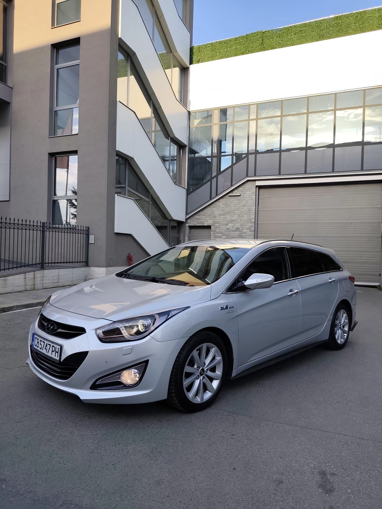 Hyundai I40 1.7 CRDI 136кс NAVI Камера подгрев УНИКАТ, снимка 4 - Автомобили и джипове - 54241107