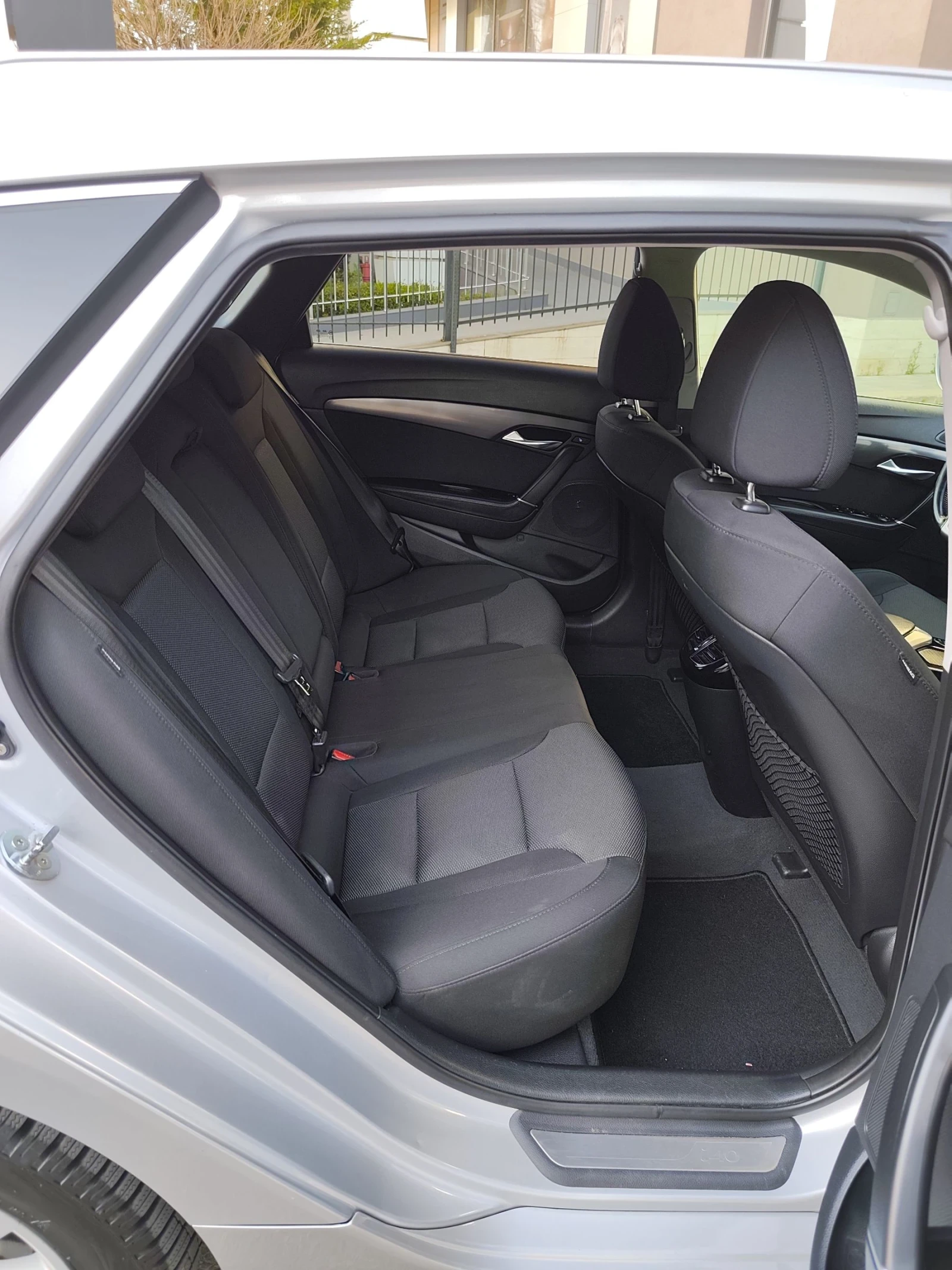 Hyundai I40 1.7 CRDI 136кс NAVI Камера подгрев УНИКАТ, снимка 14 - Автомобили и джипове - 54241107