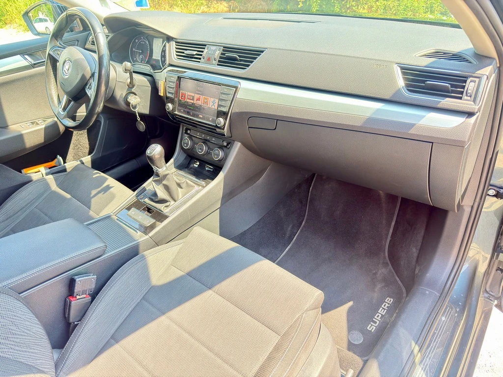 Skoda Superb, снимка 7 - Автомобили и джипове - 54799579