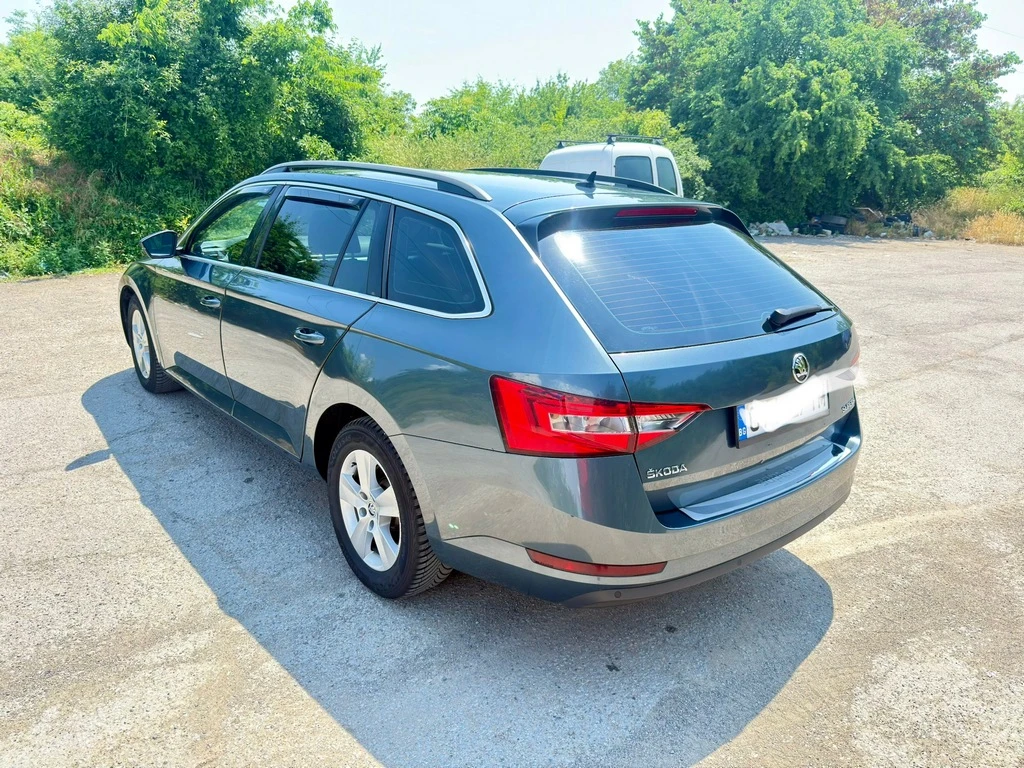 Skoda Superb, снимка 3 - Автомобили и джипове - 54799579