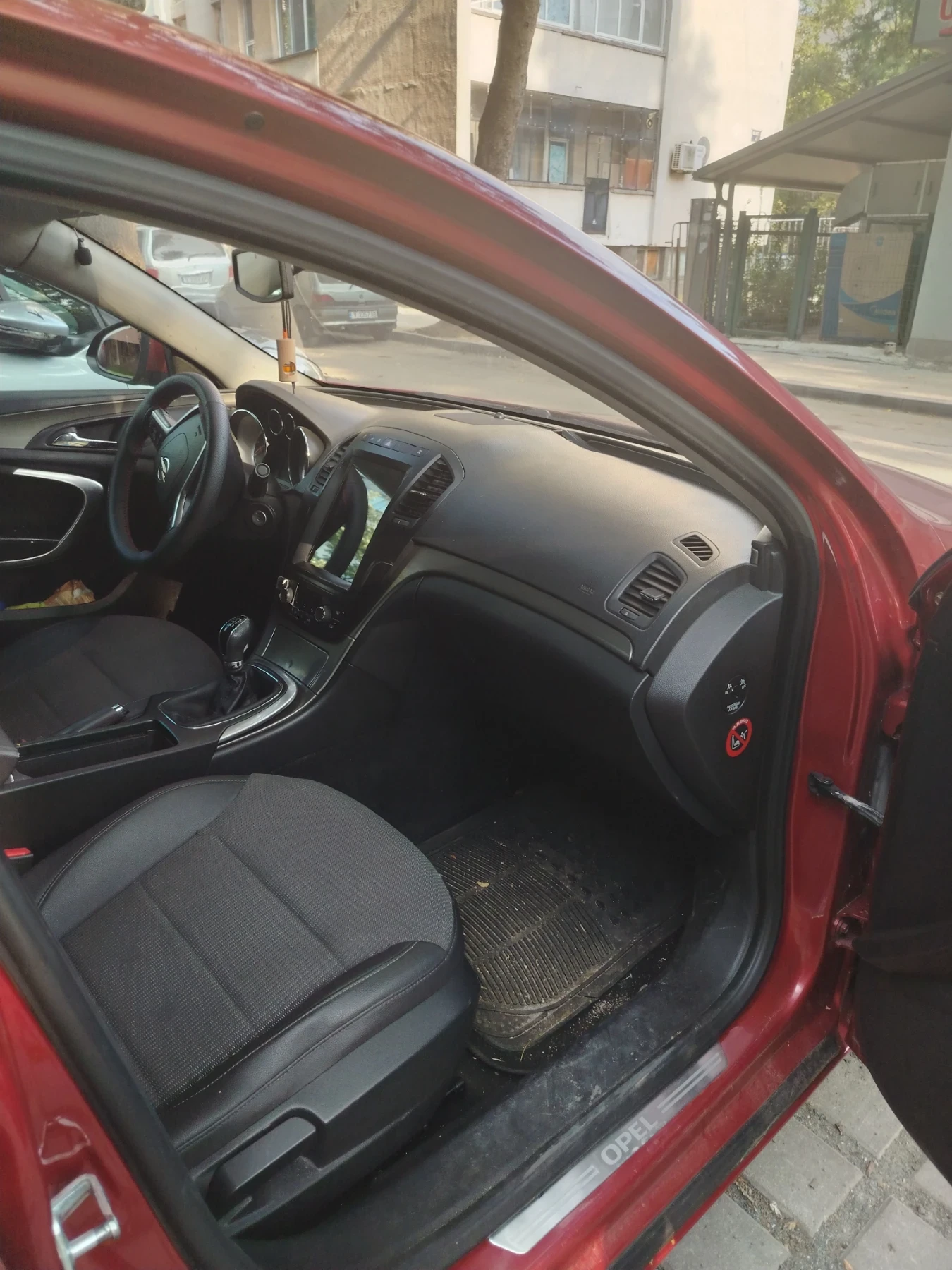 Opel Insignia, снимка 10 - Автомобили и джипове - 55584440
