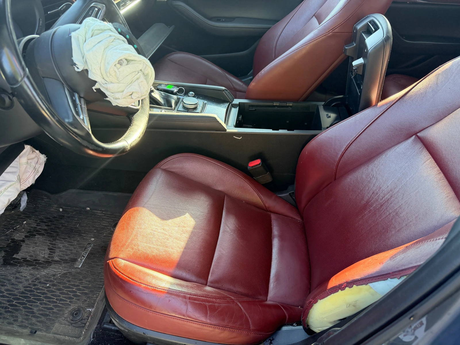 Mazda 3 2.5 Skyactiv-G, снимка 12 - Автомобили и джипове - 55792889