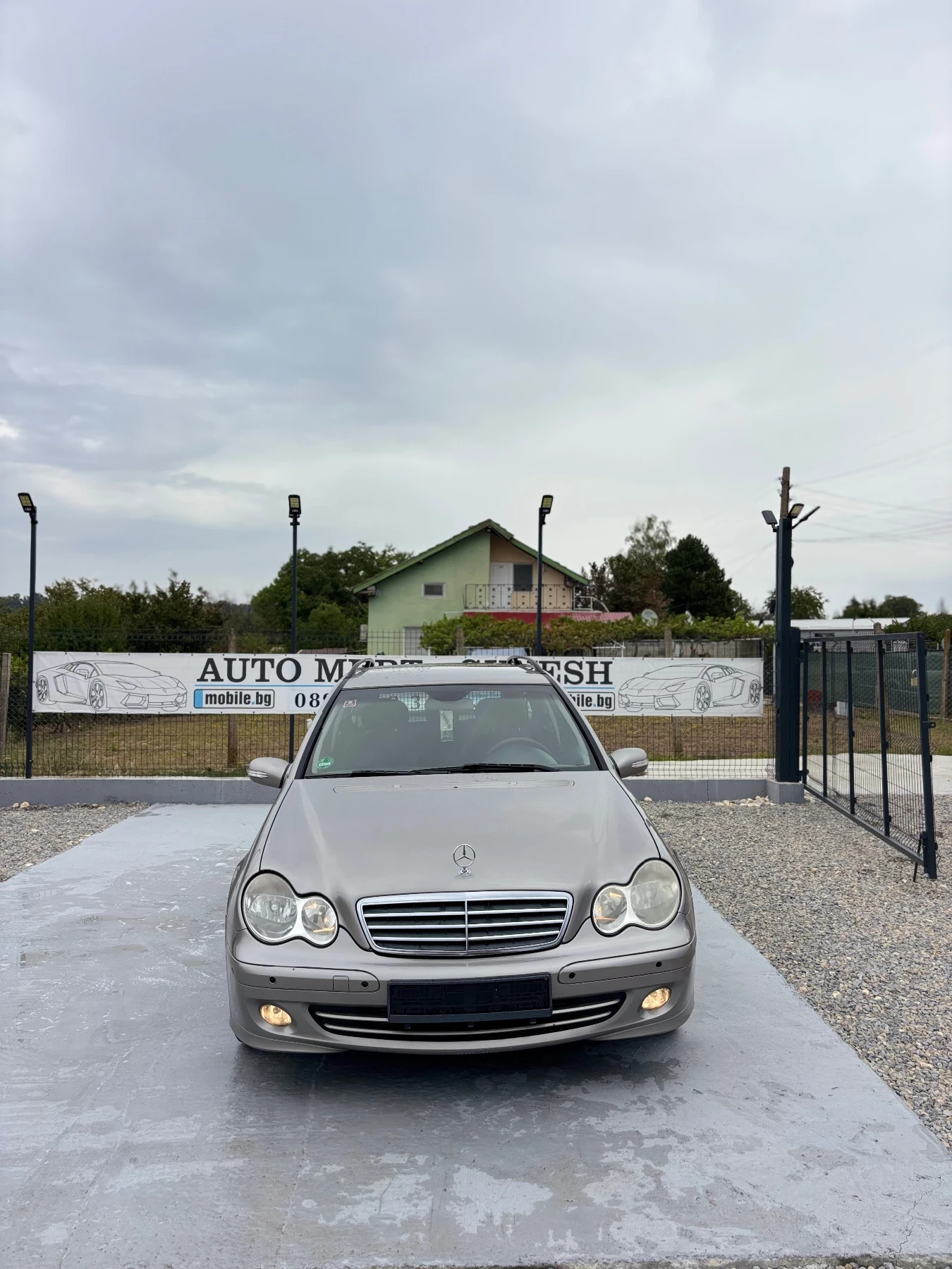 Mercedes-Benz C 200 Ceyslift perfektna , снимка 2 - Автомобили и джипове - 55874339