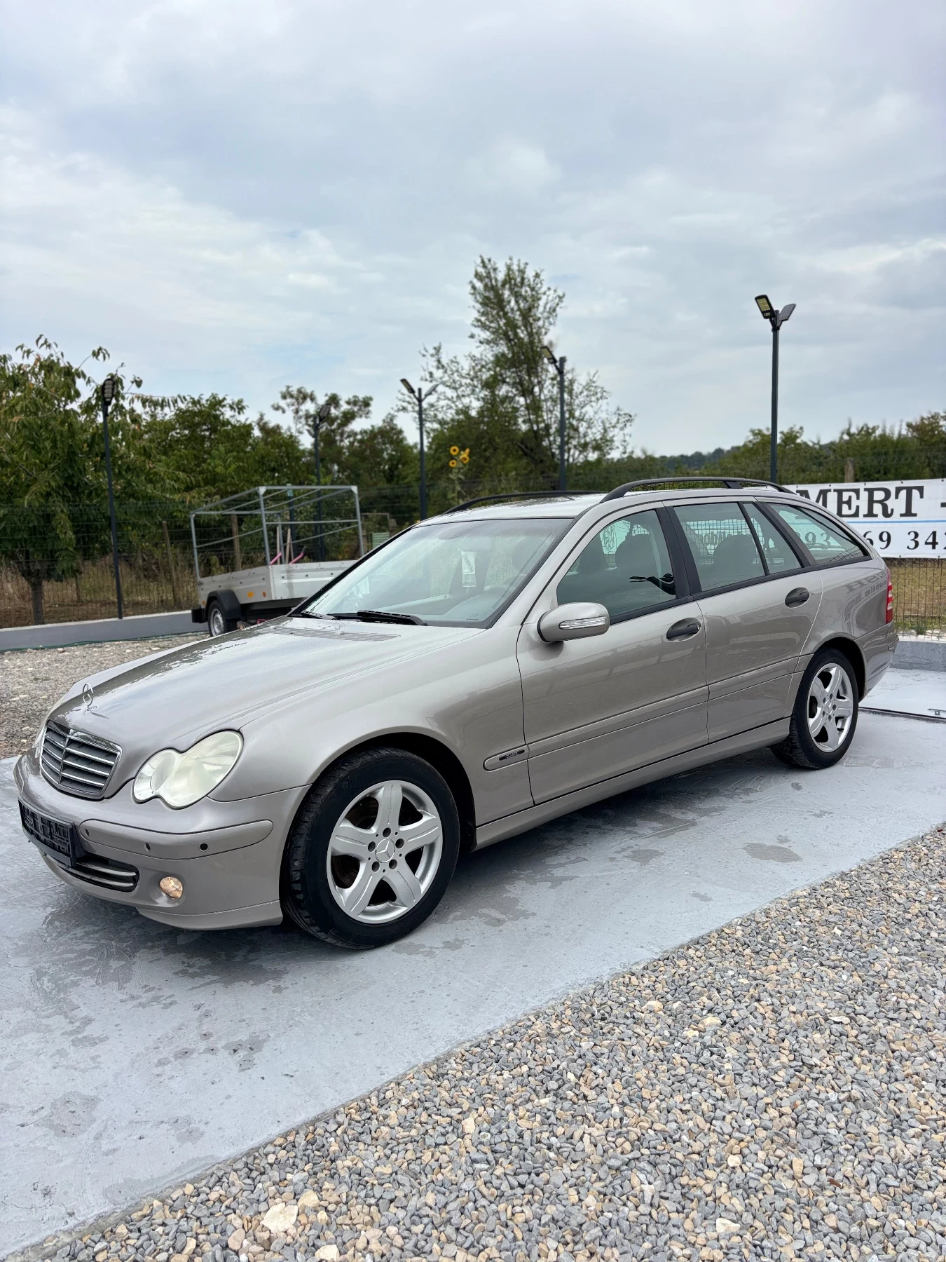 Mercedes-Benz C 200 Ceyslift perfektna , снимка 5 - Автомобили и джипове - 55874339