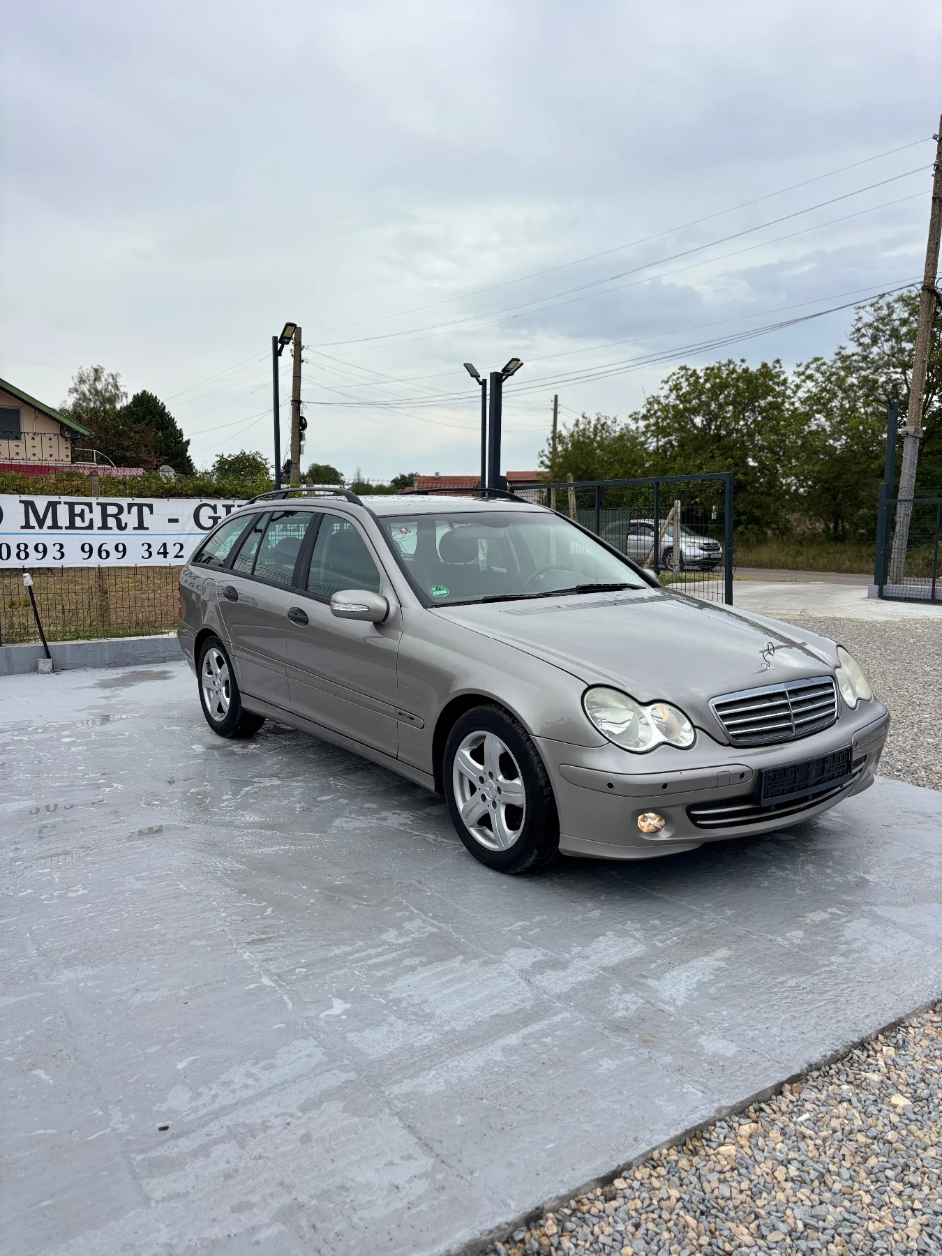 Mercedes-Benz C 200 Ceyslift perfektna 