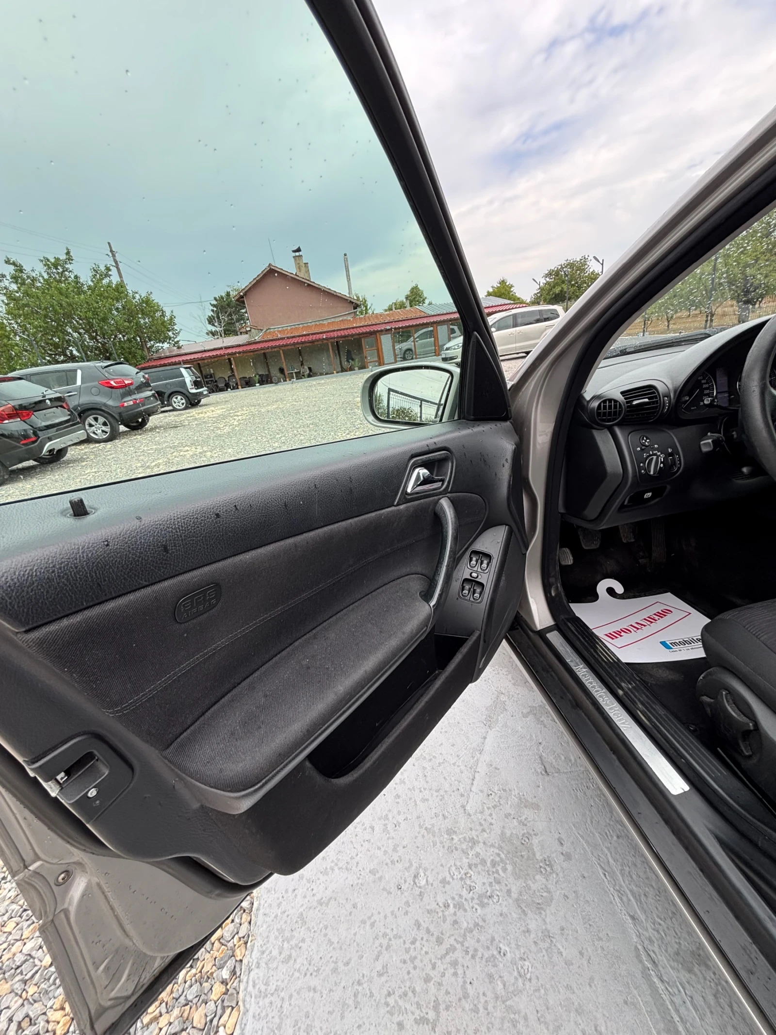 Mercedes-Benz C 200 Ceyslift perfektna , снимка 14 - Автомобили и джипове - 55874339