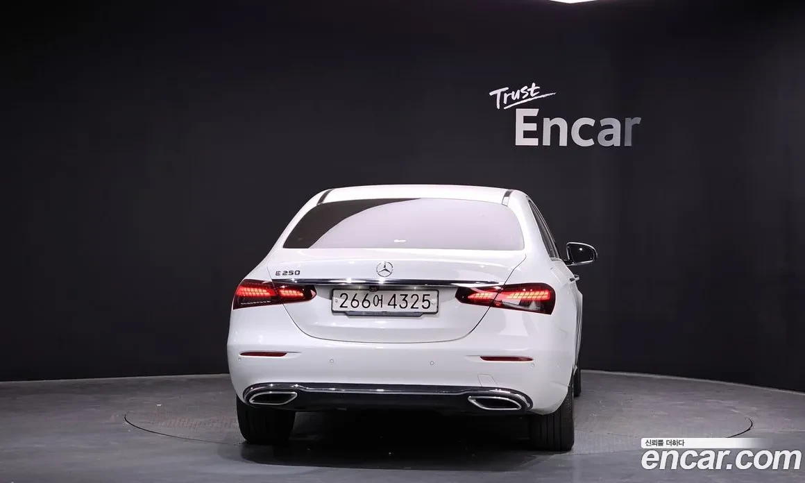 Mercedes-Benz E 250 AVANTGARDE, снимка 3 - Автомобили и джипове - 55962775