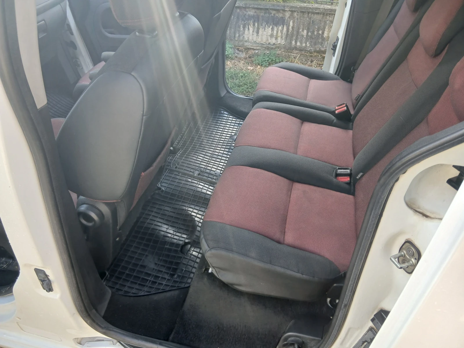 Citroen Berlingo 1.6 HDI, снимка 10 - Автомобили и джипове - 56462111