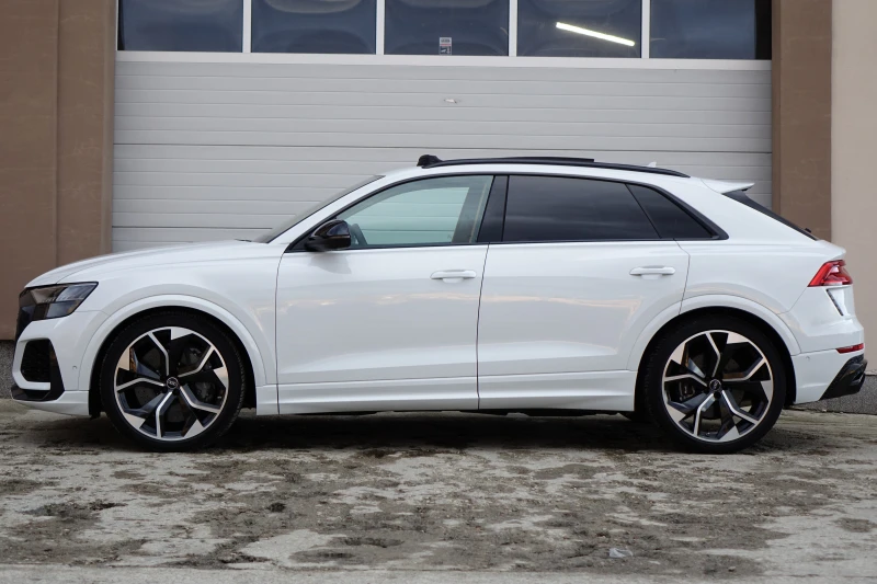 Audi RSQ8 EXCLUSIVE* CARBON* CERAMIC* B&O* 360* HD MATRIX* , снимка 3 - Автомобили и джипове - 48079515