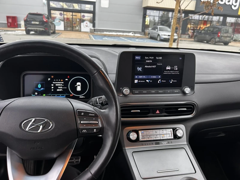 Hyundai Kona, снимка 8 - Автомобили и джипове - 48743794