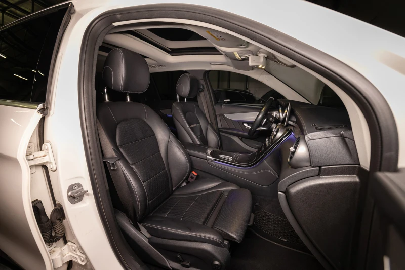 Mercedes-Benz GLC 300 D* 4MATIC* 9G* TRONIC* Cruise* ПАНОРАМА* Burmester, снимка 10 - Автомобили и джипове - 52629610
