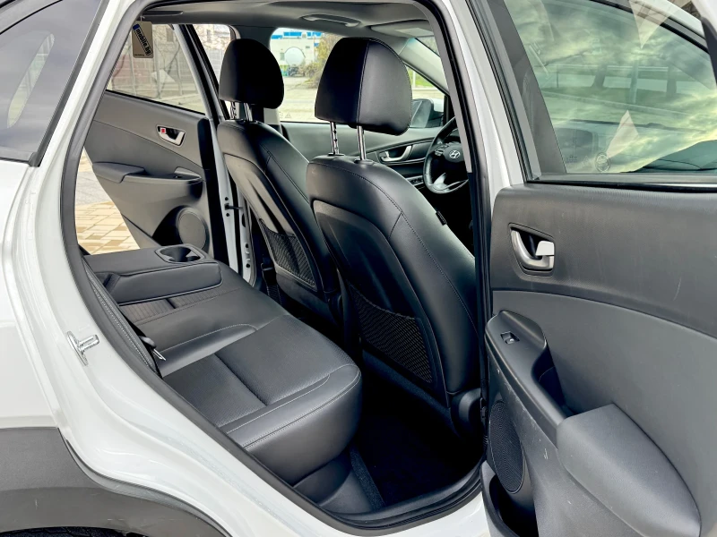 Hyundai Kona 2.0i 4х4 , снимка 10 - Автомобили и джипове - 52699993