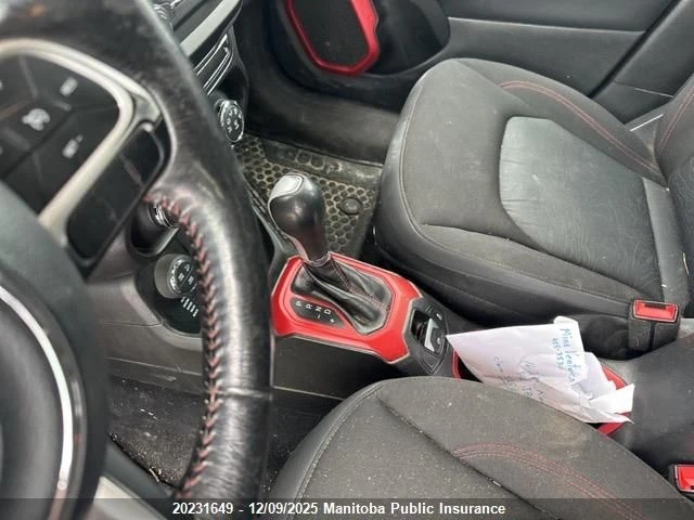 Jeep Renegade * TRAILHAWK * CARFAX * БЕЗ ПЪРВОНАЧАЛНА ВНОСКА, снимка 6 - Автомобили и джипове - 52735190