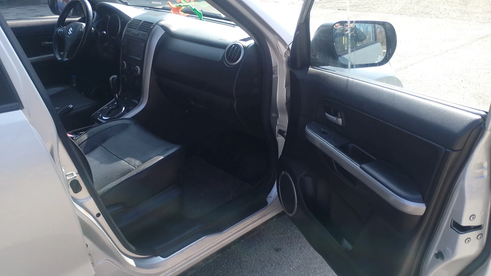 Suzuki Grand vitara 2.4i, снимка 12 - Автомобили и джипове - 54245305