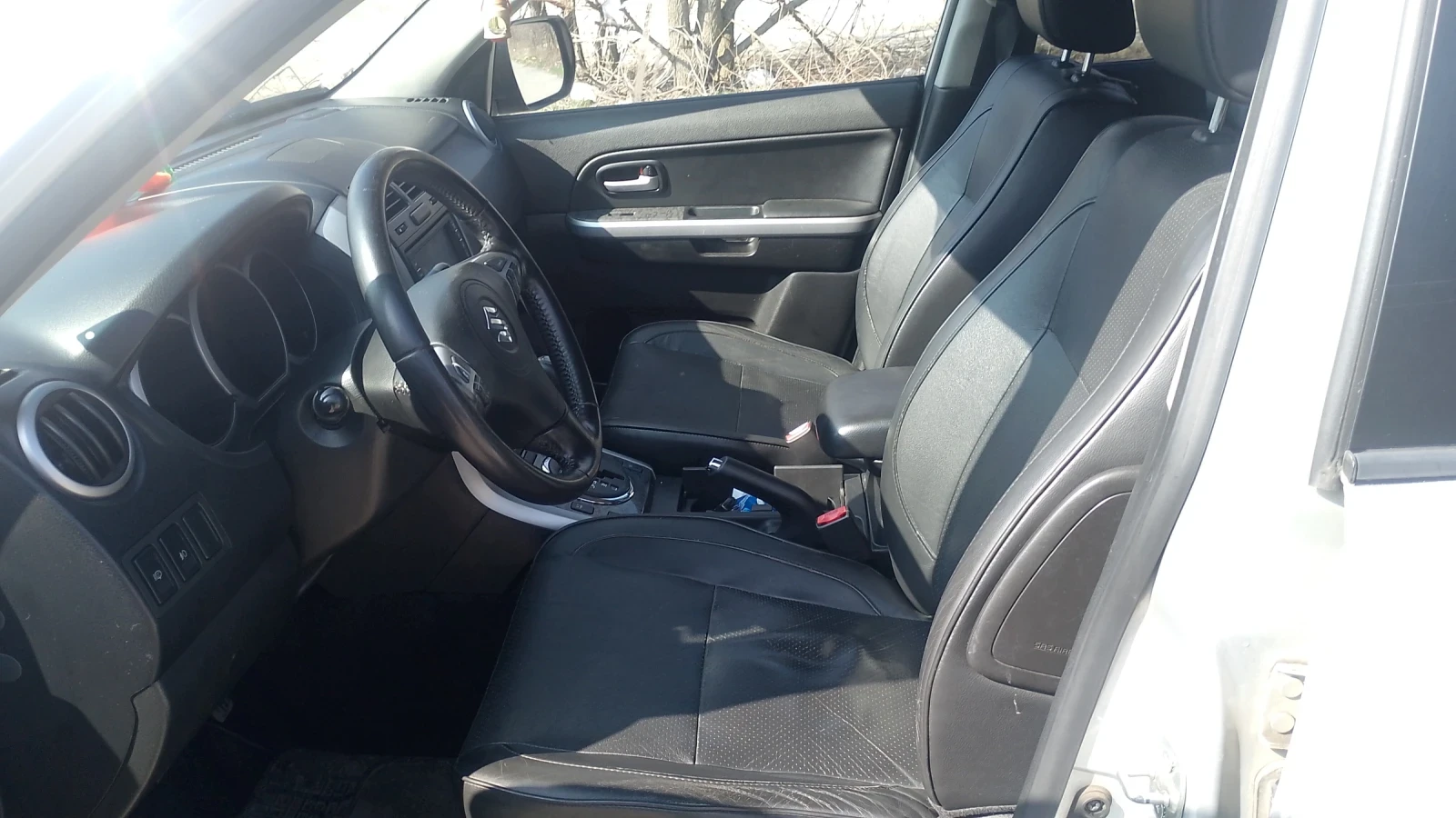 Suzuki Grand vitara 2.4i, снимка 7 - Автомобили и джипове - 54245305