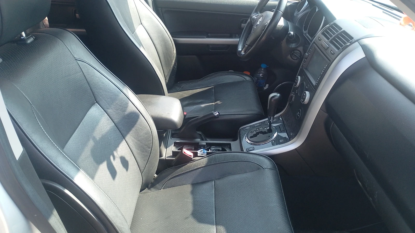 Suzuki Grand vitara 2.4i, снимка 14 - Автомобили и джипове - 54245305