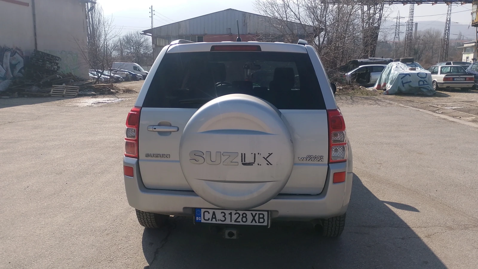 Suzuki Grand vitara 2.4i, снимка 17 - Автомобили и джипове - 54245305