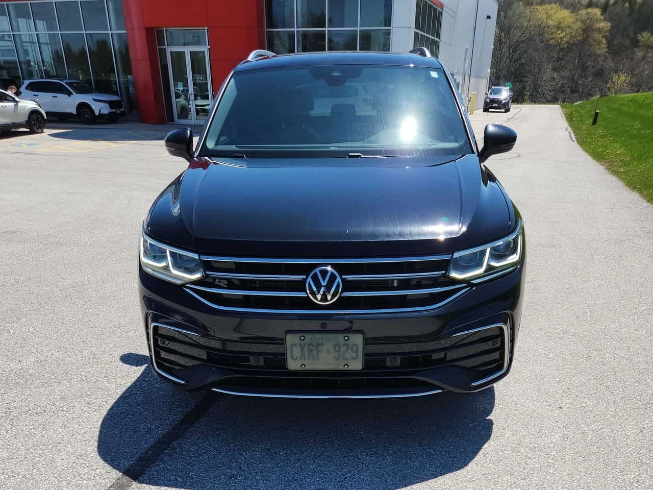 VW Tiguan Highline R Line /360/DISTRONIC/FENDER , снимка 17 - Автомобили и джипове - 54562963
