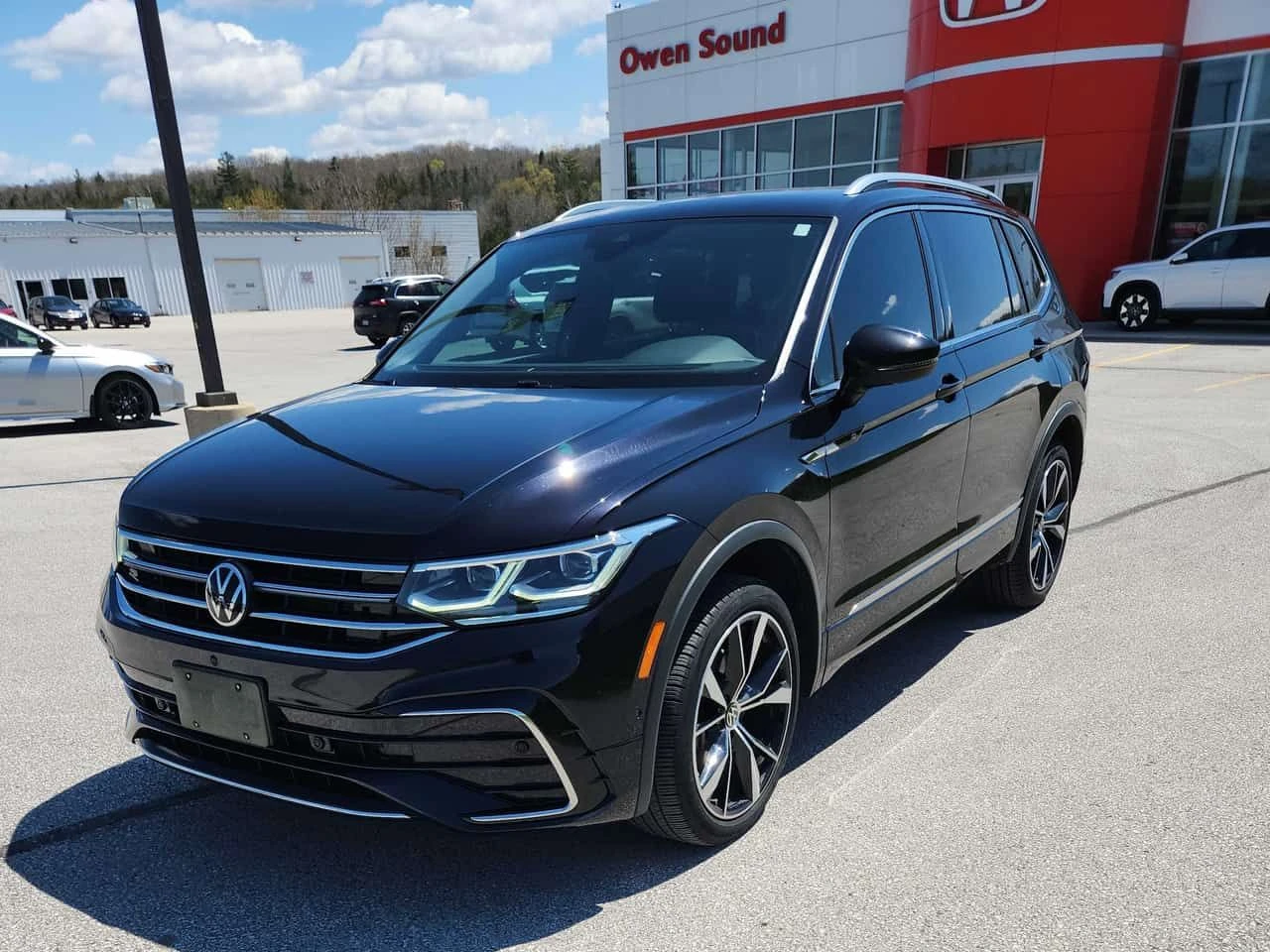 VW Tiguan Highline R Line /360/DISTRONIC/FENDER , снимка 11 - Автомобили и джипове - 54562963