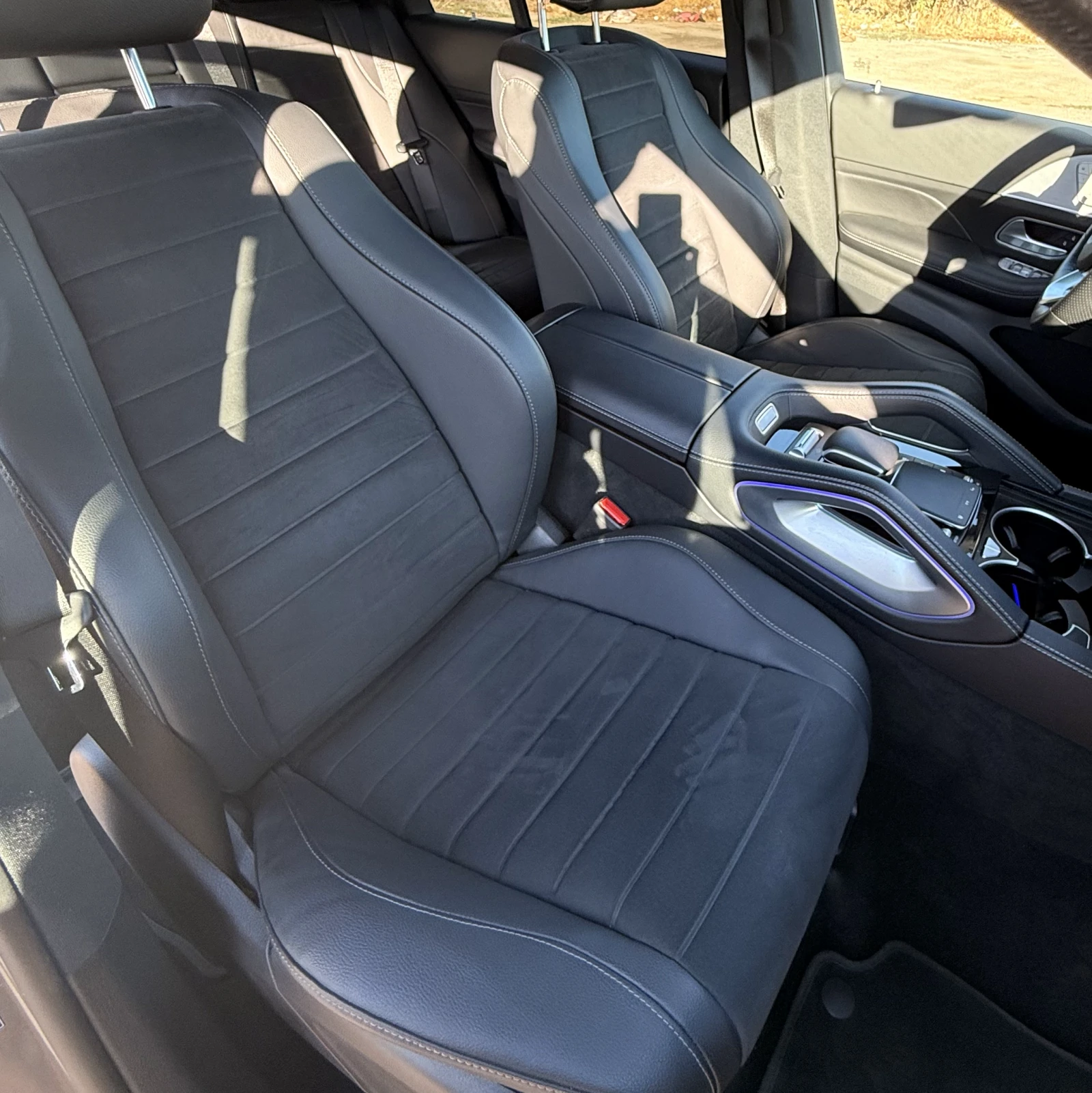 Mercedes-Benz GLE 300 d/ AMG/ Night/ AIRMATIC/ Гаранция 2028, снимка 15 - Автомобили и джипове - 56129882