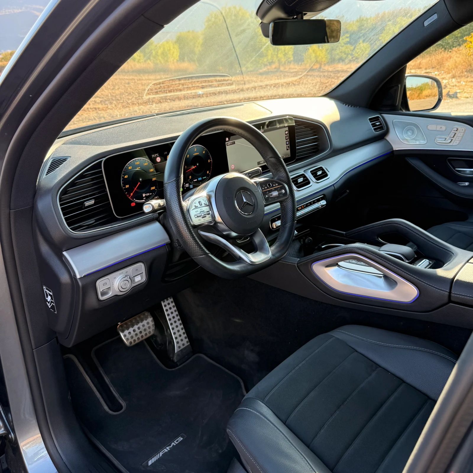 Mercedes-Benz GLE 300 d/ AMG/ Night/ AIRMATIC/ Гаранция 2028, снимка 10 - Автомобили и джипове - 56129882