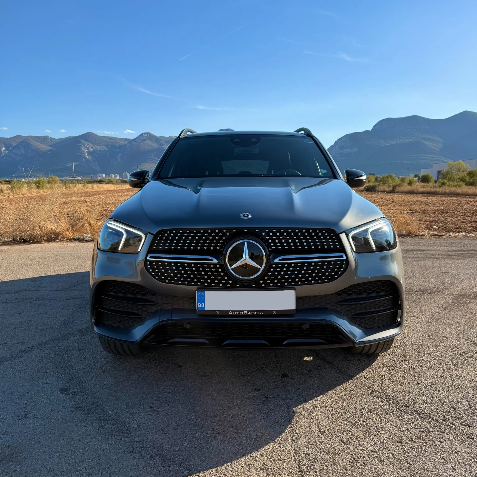 Mercedes-Benz GLE 300 d/ AMG/ Night/ AIRMATIC/ Гаранция 2028, снимка 2 - Автомобили и джипове - 56129882