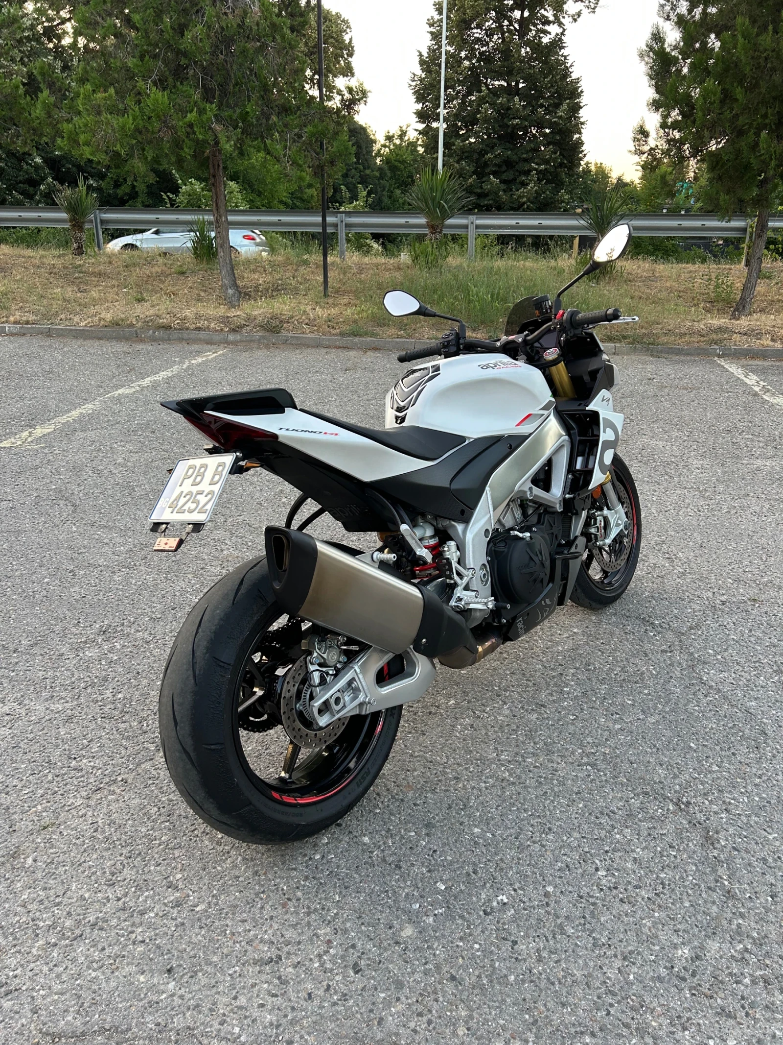 Aprilia Tuono 1100 V4  - изображение 4