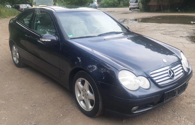 Mercedes-Benz C 200, снимка 2 - Автомобили и джипове - 47583743