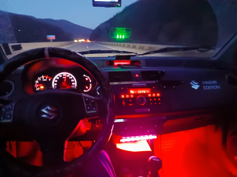 Suzuki Swift 1.3 benzin gaz inj, снимка 14 - Автомобили и джипове - 52373061