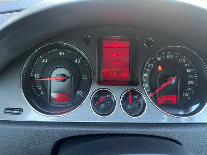 VW Passat 1.9TDI 143хил км, снимка 9 - Автомобили и джипове - 51623040