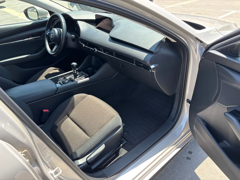 Mazda 3 Skyactive G, снимка 15 - Автомобили и джипове - 52230105