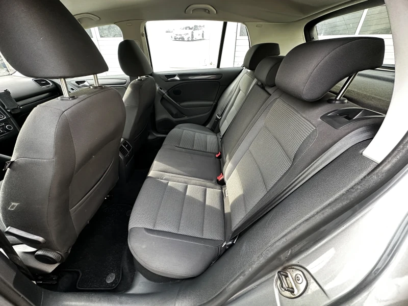 VW Golf 1.2i / НАВИ, снимка 12 - Автомобили и джипове - 53297192