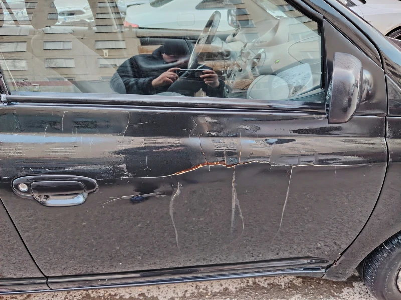 Toyota Yaris 1.3 бензин Еко 3 2003 г, снимка 4 - Автомобили и джипове - 53436842