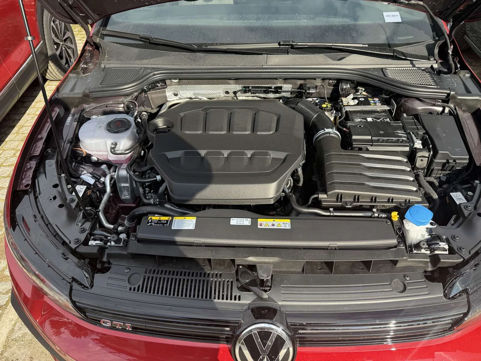 VW Golf 8.5 GTI 265ps* Panorama* Black Style= NEW= MODEL - изображение 10