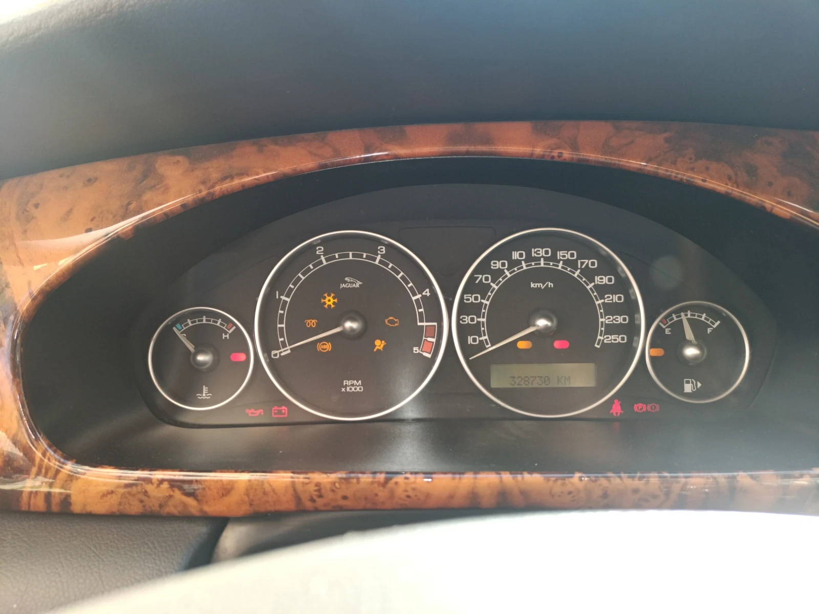 Jaguar X-type 2.2D - изображение 7