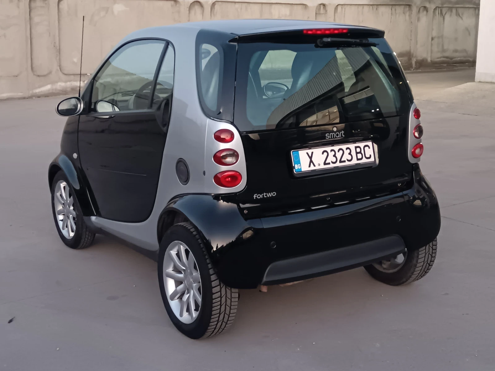 Smart Fortwo 0.7 Бензин/ГАЗ - изображение 4