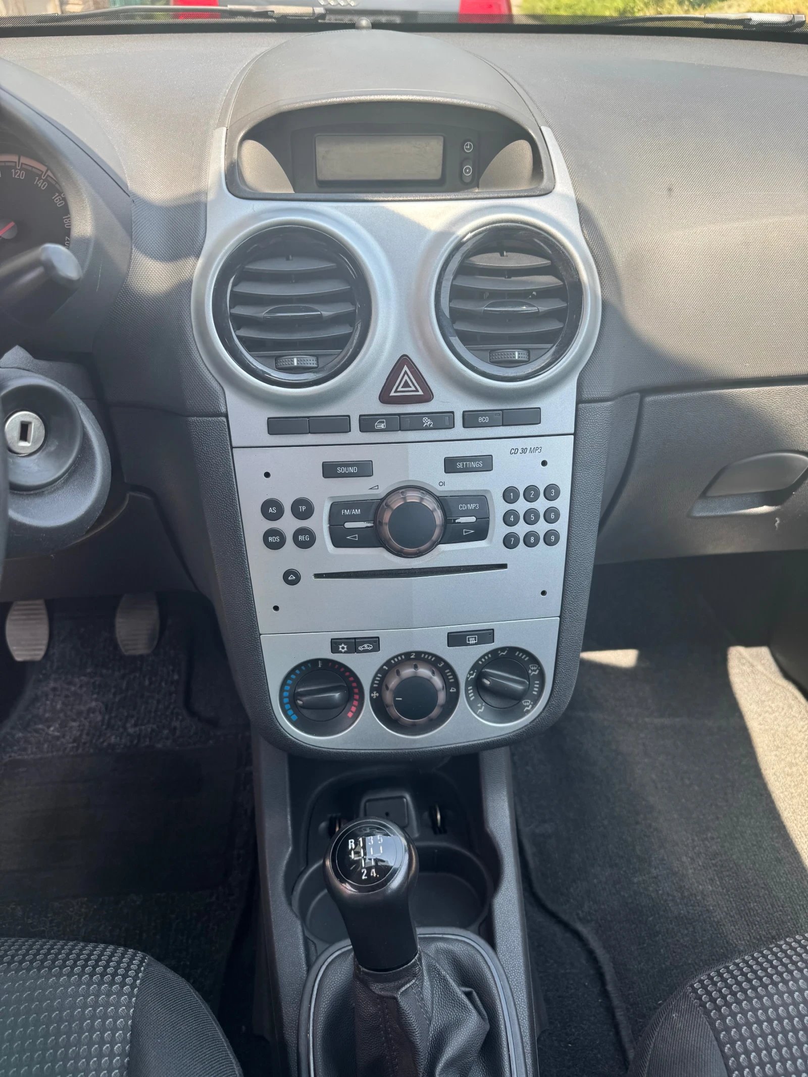 Opel Corsa  - изображение 8