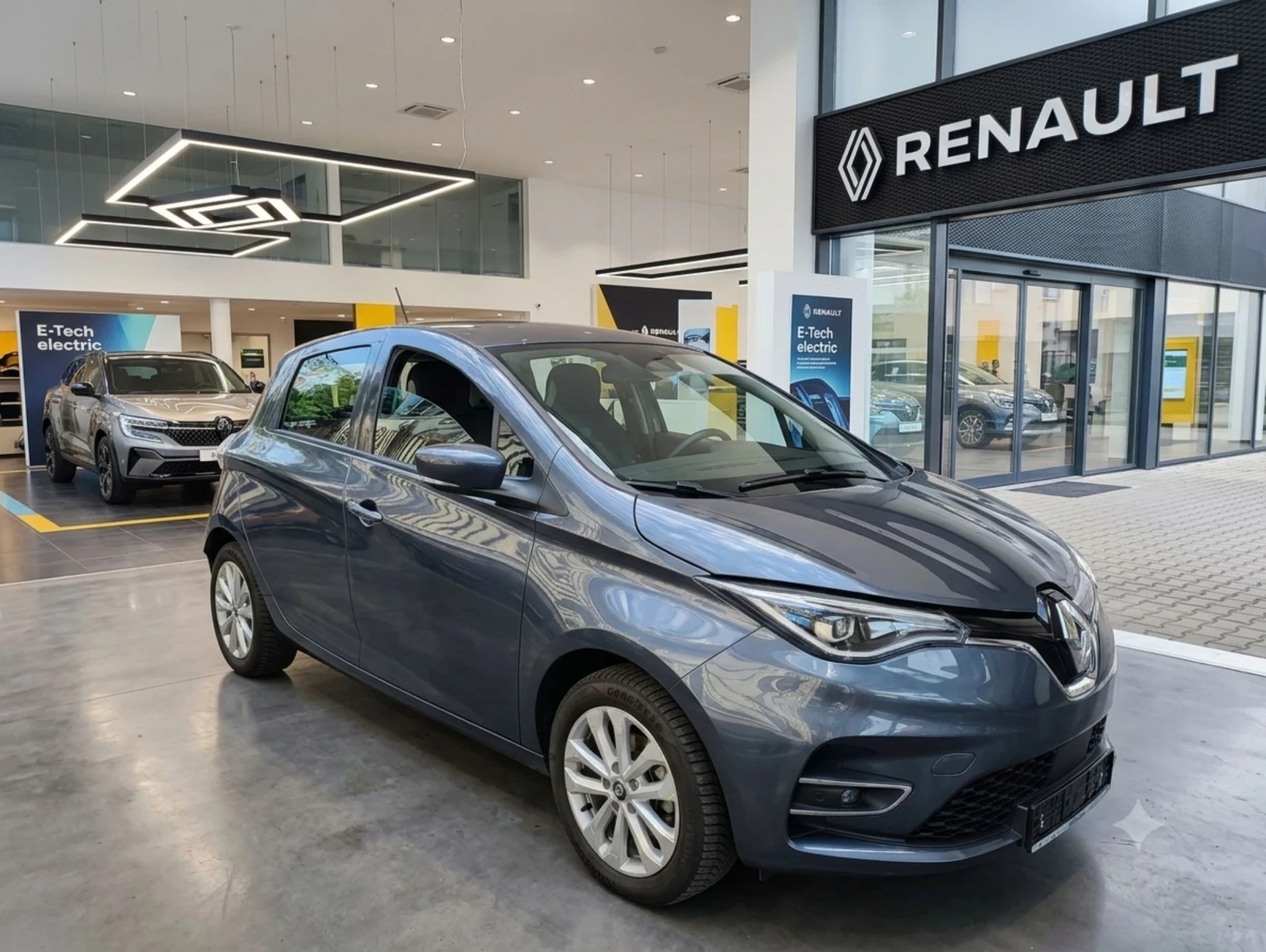 Renault Zoe 52kWh_Кам_Пр./Зад.паркт_Климатр.SoH95%Сертификат