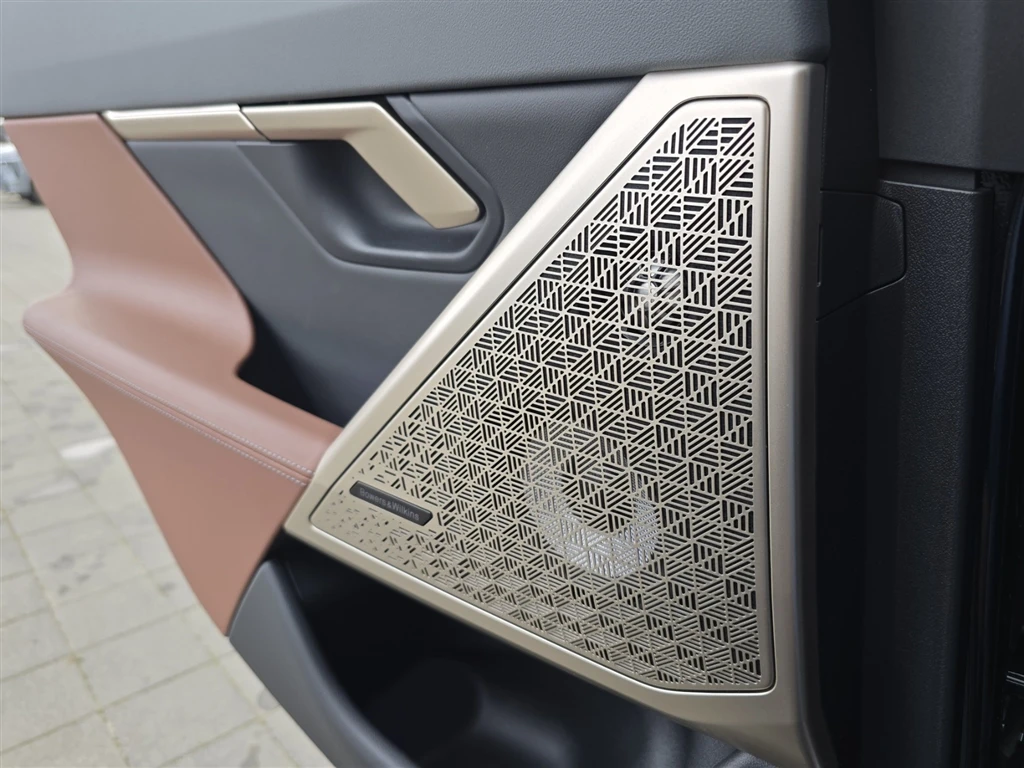 BMW i5 xDrive40, снимка 10 - Автомобили и джипове - 53824170