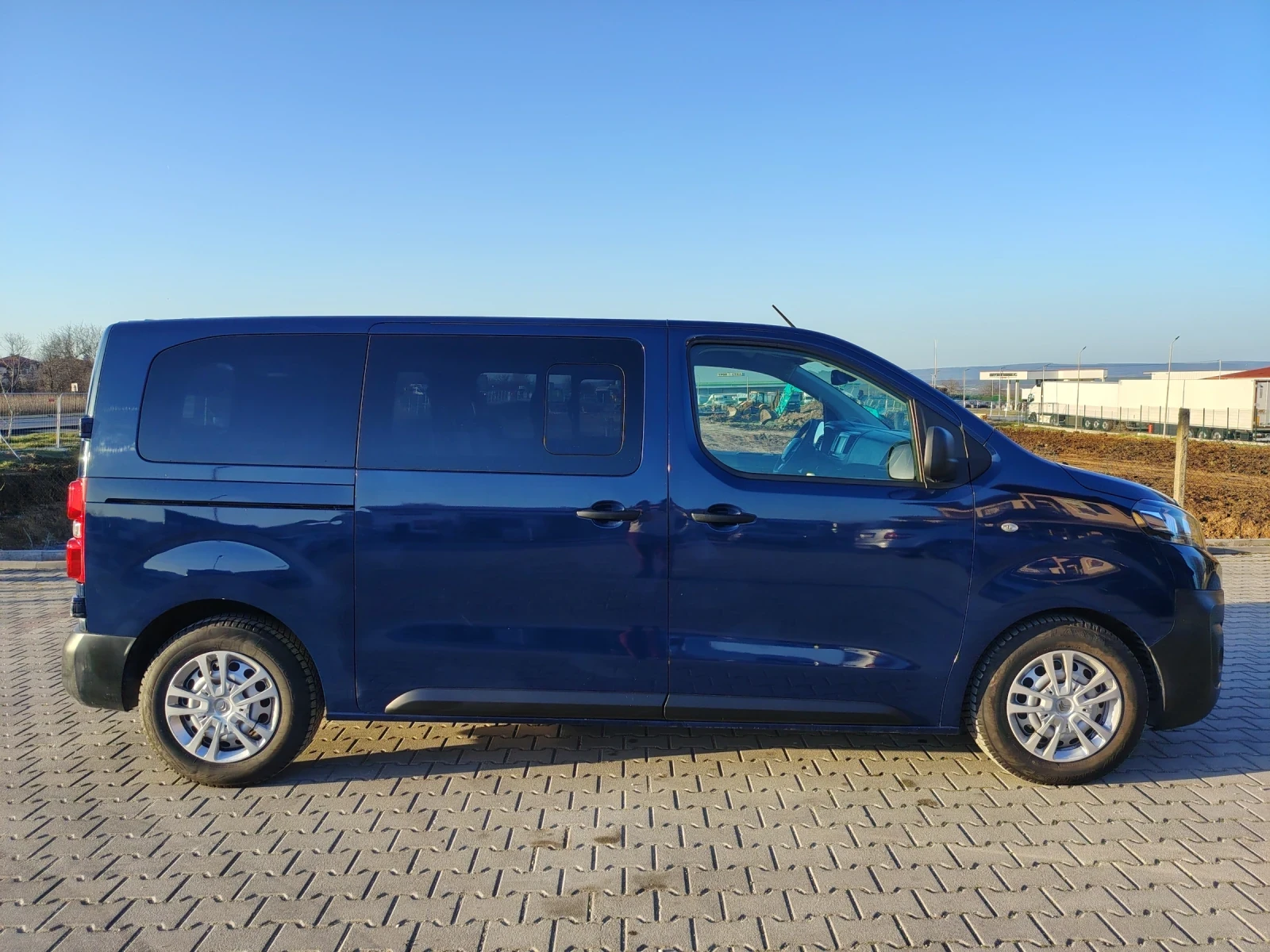 Citroen Jumpy      Спейстоурер