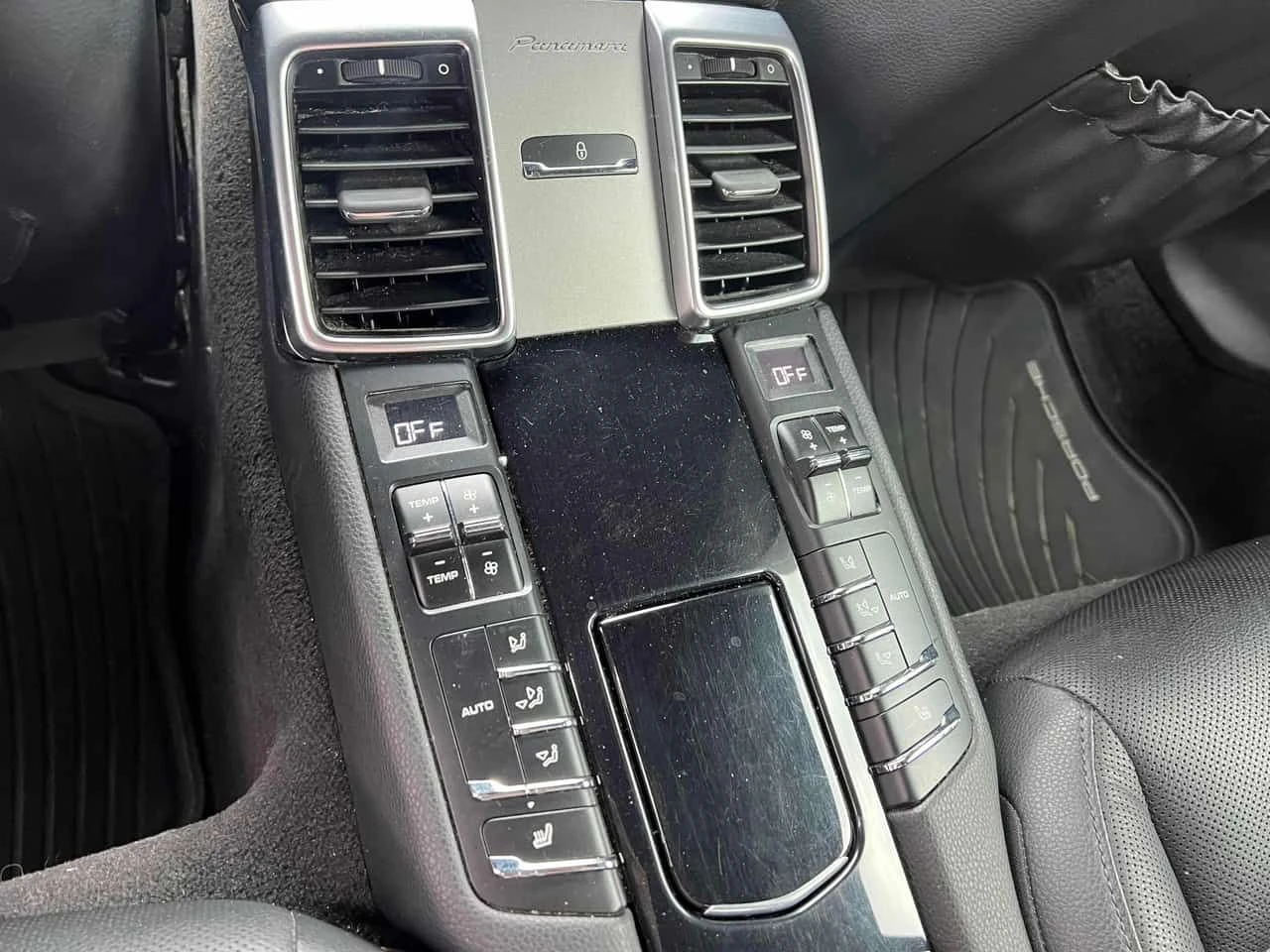 Porsche Panamera 4S * CARFAX * BOSE * ОБДУХВАНЕ * ВЪЗДУШНО ОКАЧВАНЕ, снимка 11 - Автомобили и джипове - 54445305