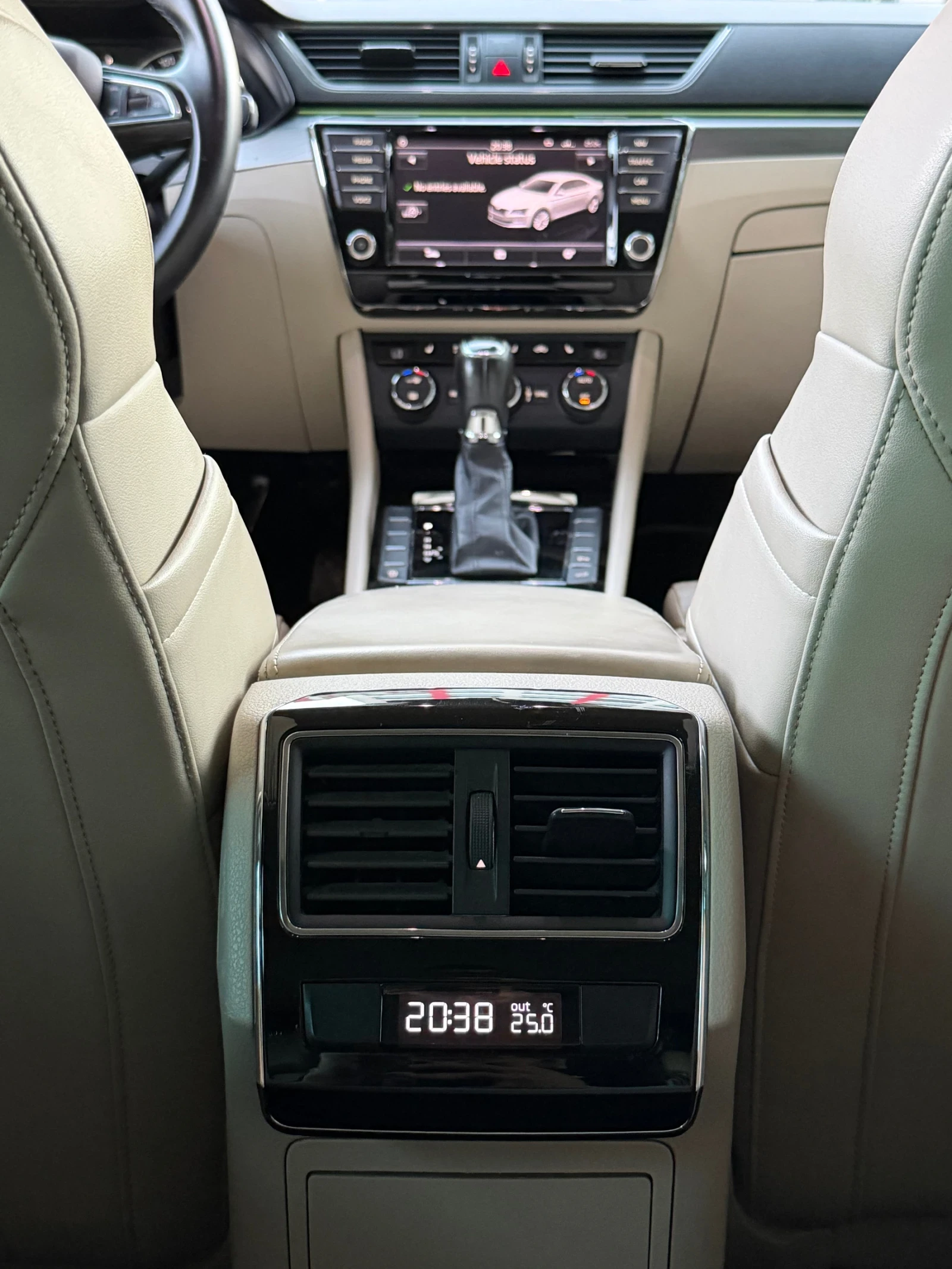 Skoda Superb, снимка 13 - Автомобили и джипове - 54952935