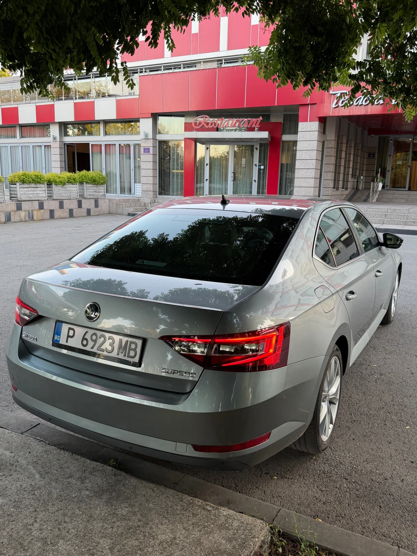 Skoda Superb, снимка 5 - Автомобили и джипове - 54952935