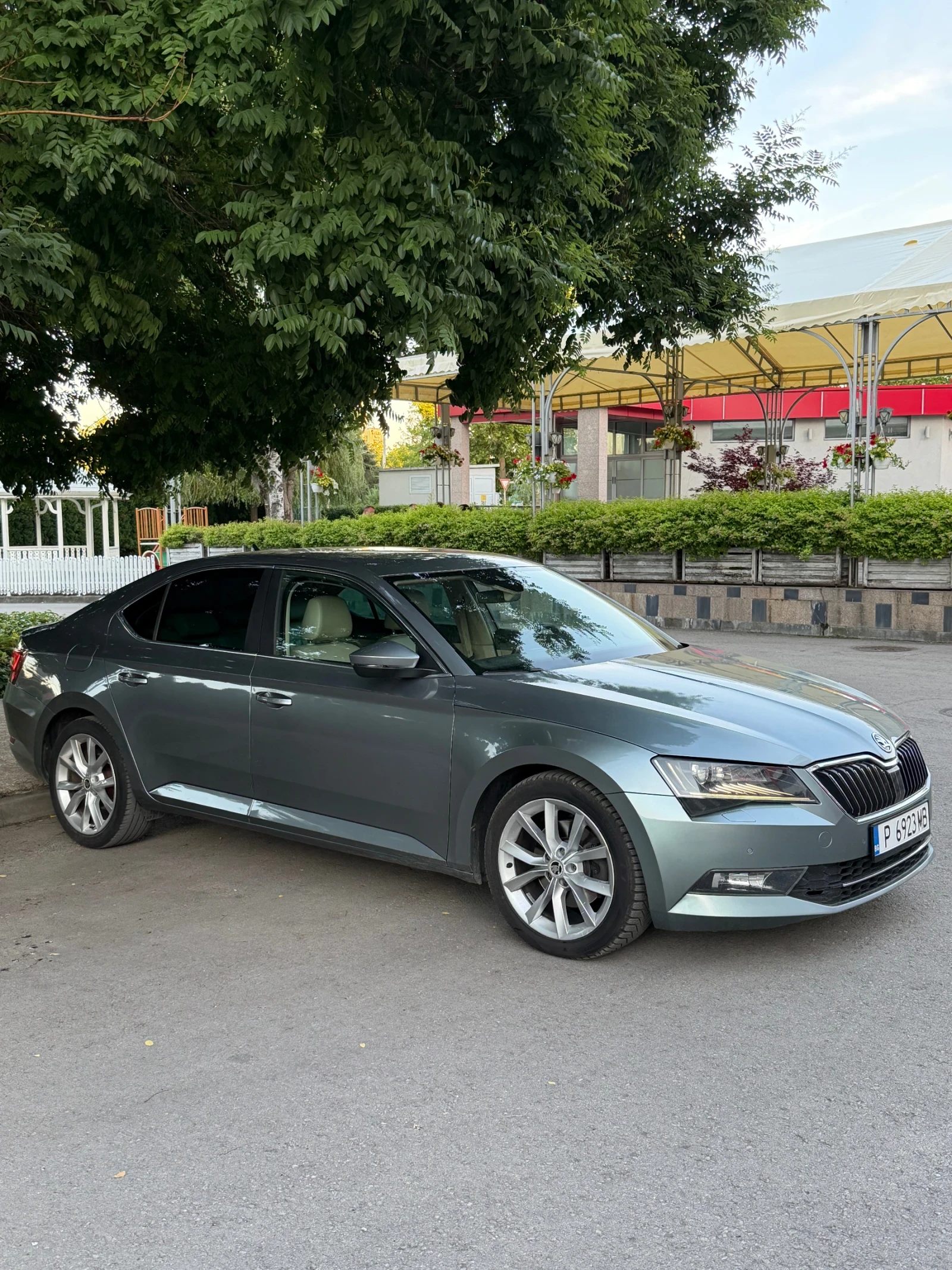 Skoda Superb, снимка 2 - Автомобили и джипове - 54952935